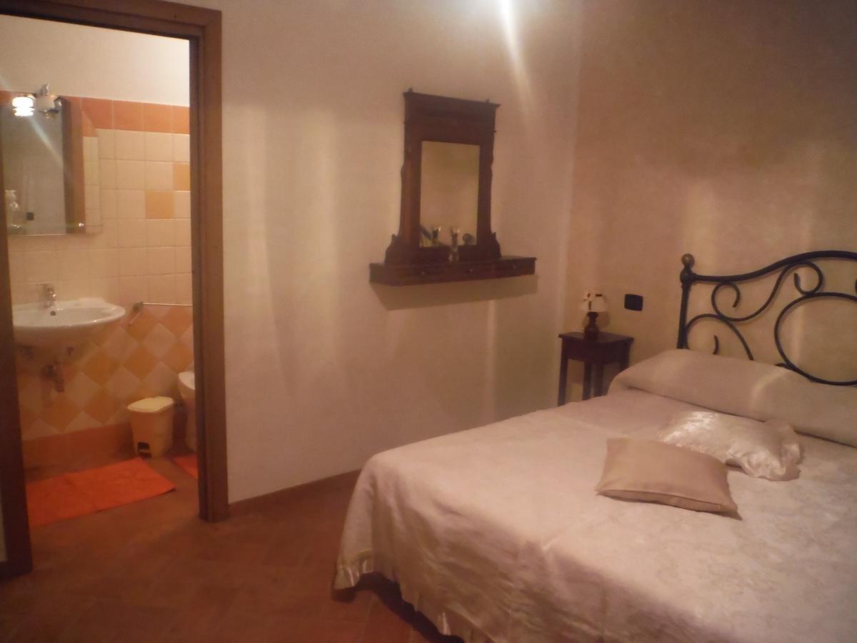 Agriturismo Santa Adriana Вольтерра Номер фото