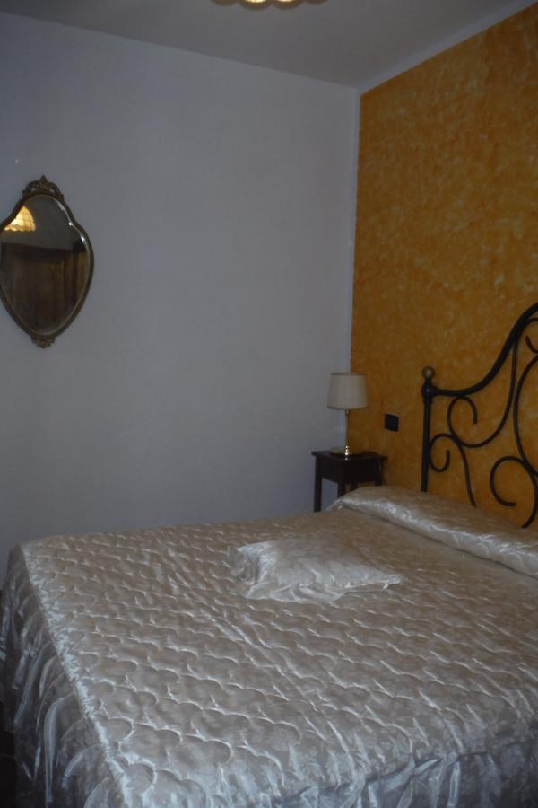 Agriturismo Santa Adriana Вольтерра Номер фото